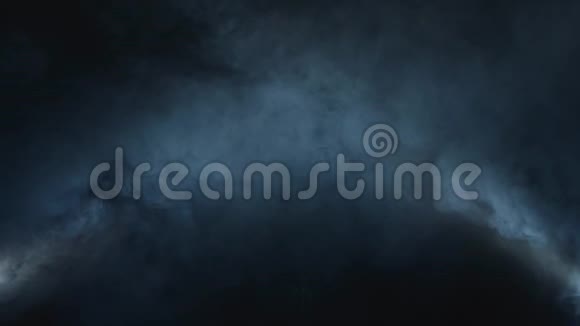 黑色背景的两面漩涡发出的密集烟雾视频的预览图