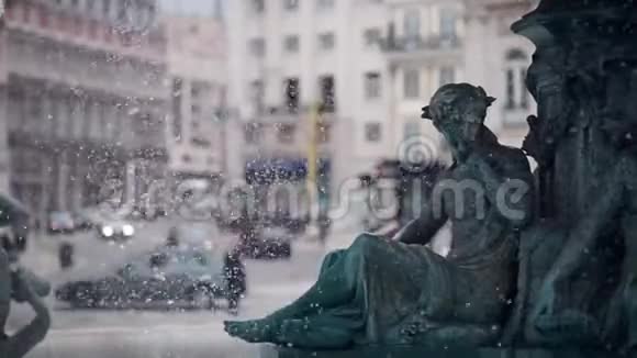 里斯本市中心罗西奥广场喷泉慢动作视频的预览图