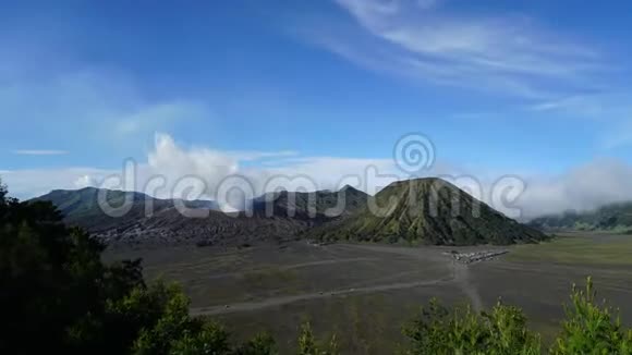 下午4布罗莫山火山时间推移的K电影放大视频的预览图