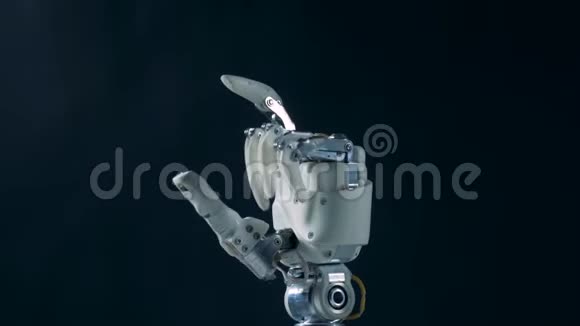 自动假肢弯曲手指未来的半机械概念视频的预览图