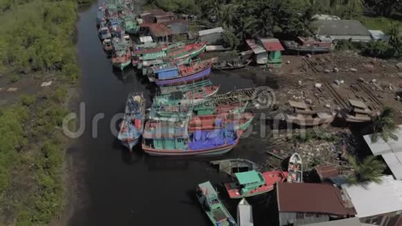 亚洲4kDrone拍摄的渔船视频的预览图