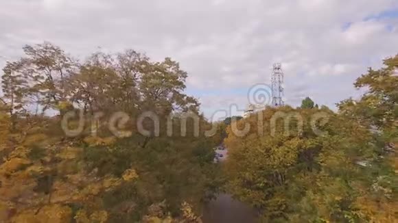 罗马尼亚城市上空的空中电影视频的预览图