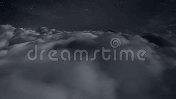 在夜行中飞越云视频的预览图