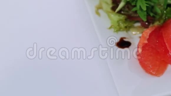 带虾的沙拉视频的预览图