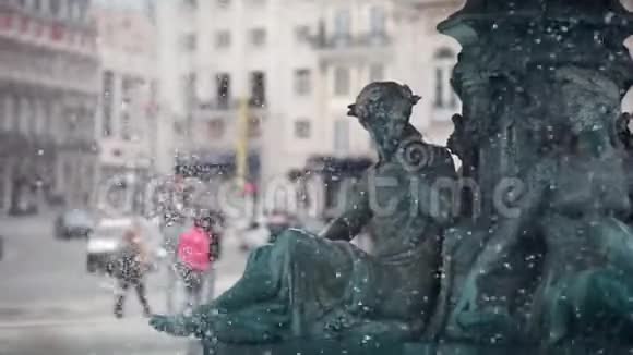 里斯本市中心罗西奥广场喷泉慢动作视频的预览图
