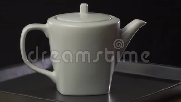 白瓷茶壶壶视频的预览图