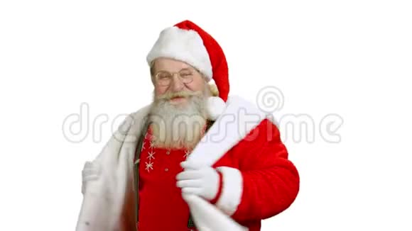 在白色背景下跳舞的圣诞老人视频的预览图