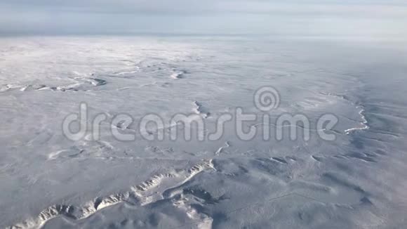 美丽的冰冻北极景观视频的预览图