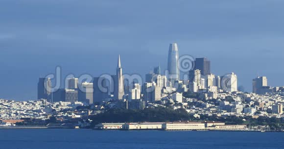 从旧金山天际线4K放大视频的预览图
