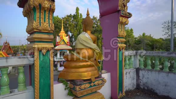 泰国普吉岛WatSrisoonthorn寺小佛像慢镜头拍摄前往泰国视频的预览图