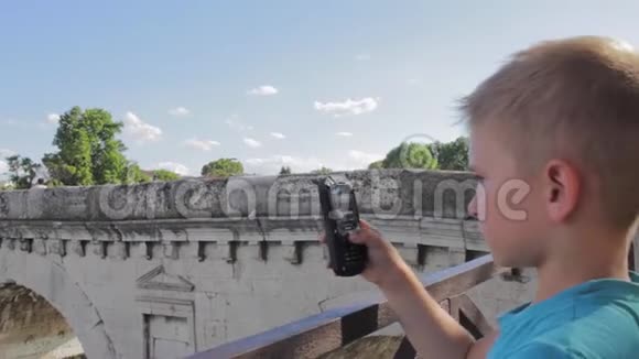 为蒂比留斯大桥标志性建筑意大利里米尼拍摄流动照片视频的预览图