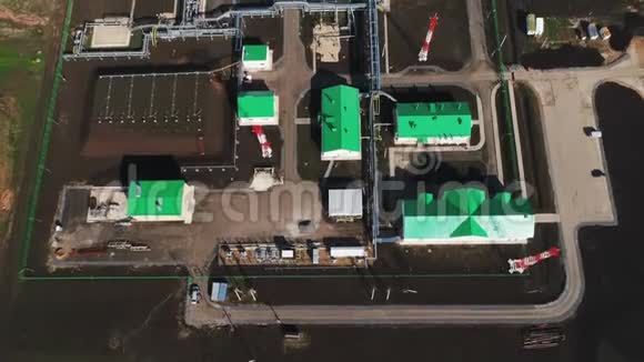 绿色屋顶建筑高层景观炼油厂视频的预览图