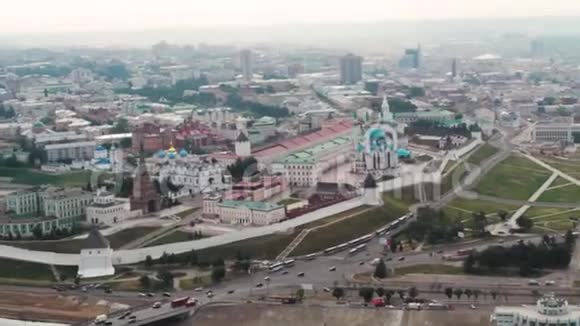 喀山全景太阳俄罗斯来自无人机喀山克里姆林宫的全景喀山俄罗斯来自无人机视频的预览图