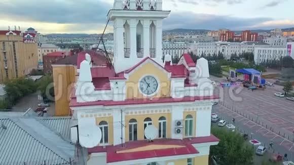 城市的鸟瞰图空中勘测乌兰巴托市视频的预览图