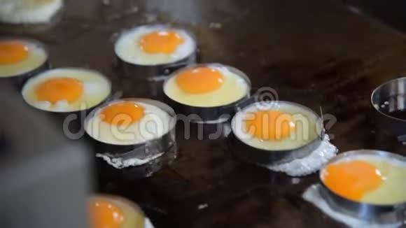 煎蛋视频的预览图