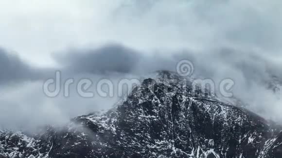 云盖雪山视频的预览图