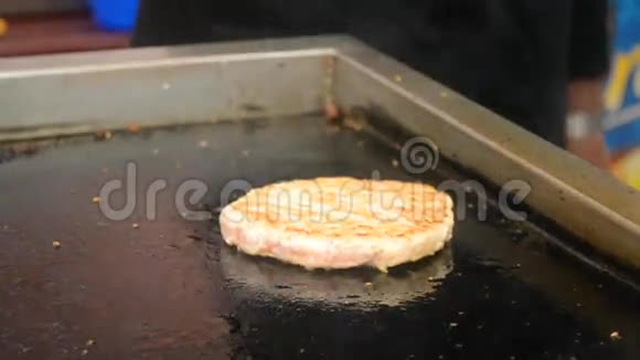 切块加奶酪煎视频的预览图