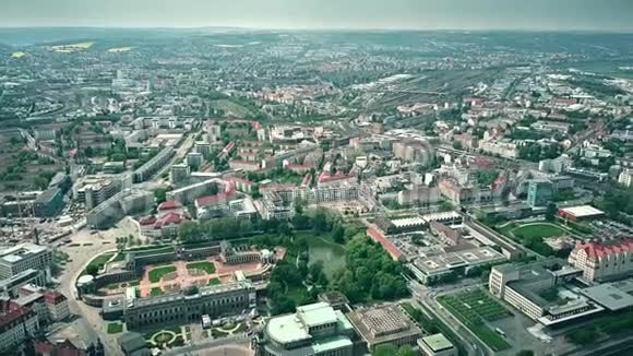 德国德累斯顿历史遗迹的高空俯视图视频的预览图