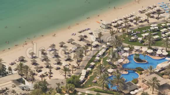 迪拜码头海滩从高处看视频的预览图