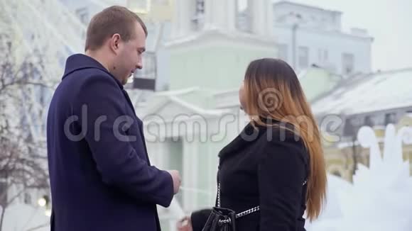 年轻人向女友求婚视频的预览图