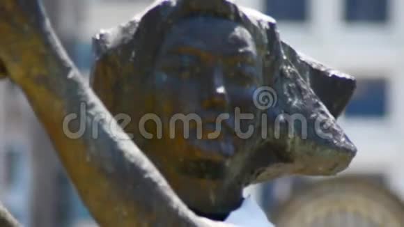 唐人街的雕像视频的预览图