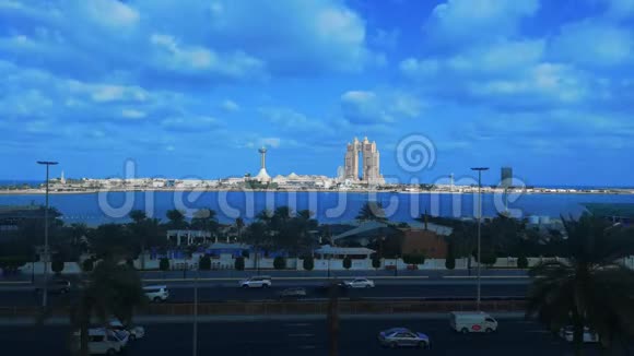 阿布扎比市著名地标MarinaMallMarina眼轮FairmontMarina住宅和Corniche街的时间推移视图视频的预览图