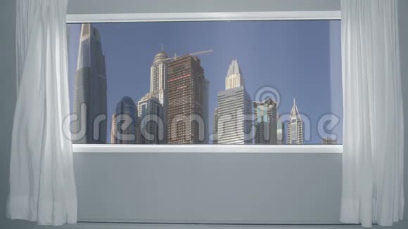 从蓝色天空背景下城市的窗户上看到现代摩天大楼背景板色度键视频背景视频的预览图