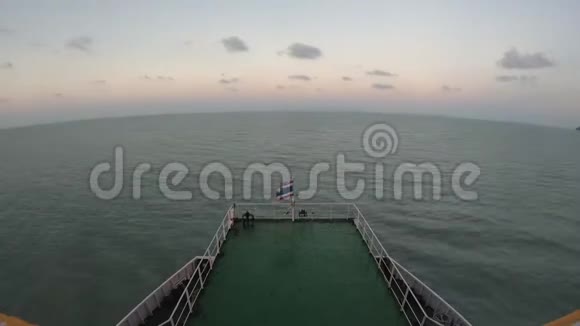 船舶轮渡时间日落泰国汽车日落救生艇轮渡船甲板设备救生舱航运生存视频的预览图