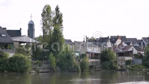 惠恩河在勒芒法国视频的预览图