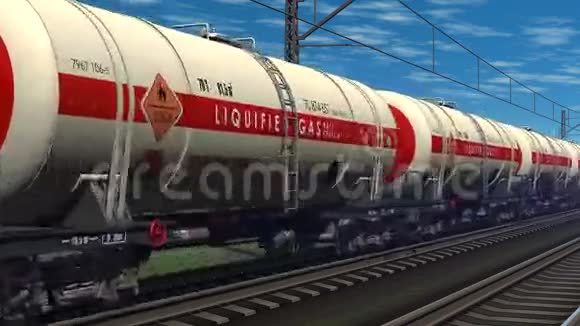 有油罐车的货运列车视频的预览图