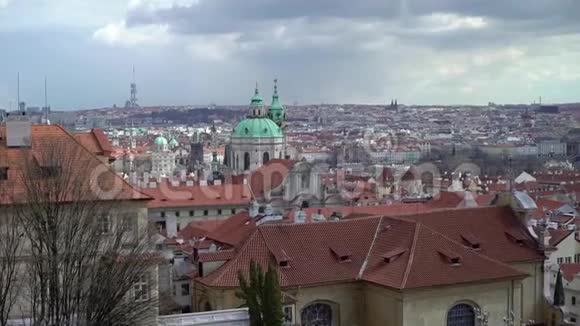 布拉格老中心的街景视频的预览图
