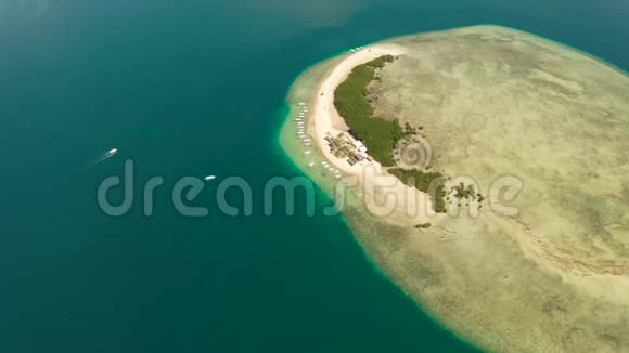 海星岛Princesa港巴拉望岛跳跃旅游在本田湾巴拉望视频的预览图