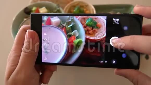 拍摄健康素食菜肴的食物照片有机道德食品视频的预览图