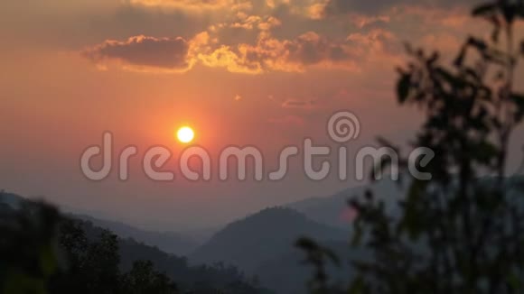 老挝山区红日落的时间安德列夫视频的预览图