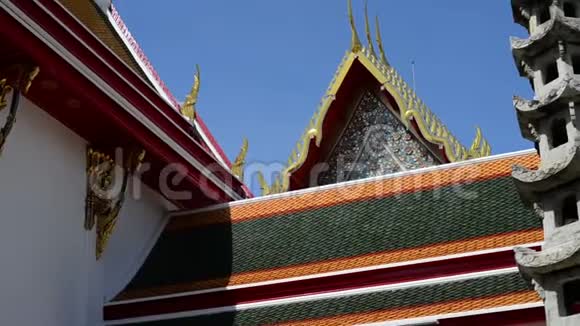 泰国曼谷佛寺屋顶视频的预览图