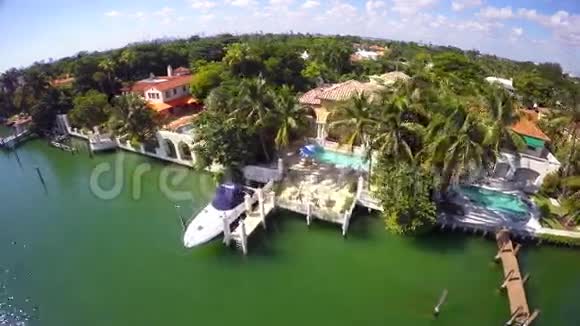 迈阿密海滩的豪华海滨豪宅视频的预览图