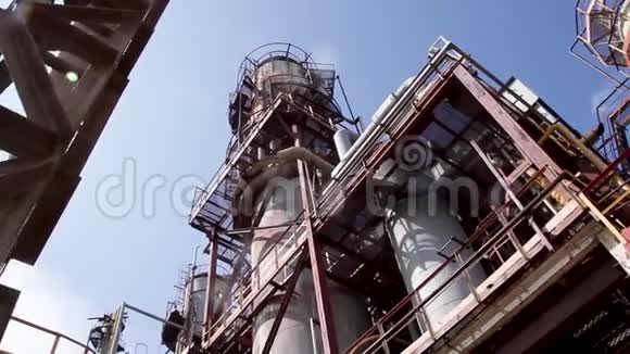 炼油厂的复杂工程建设电力站俄罗斯热的内部全景视频的预览图