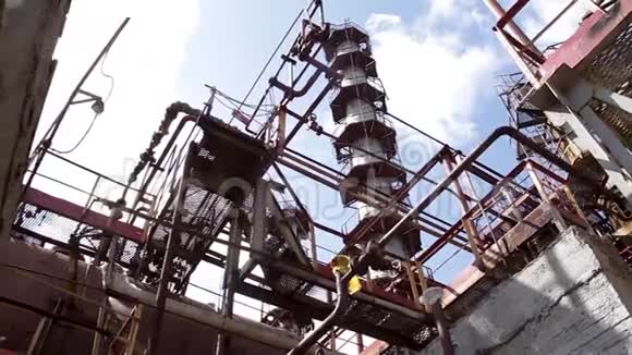 炼油厂的复杂工程建设电力站俄罗斯热的内部全景视频的预览图