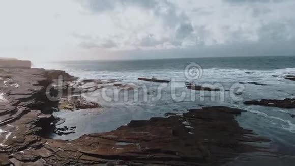 飞越爱尔兰的基基基海岸视频的预览图
