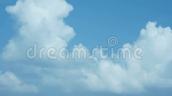 蓬松的云彩天空视频的预览图