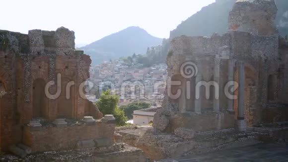令人叹为观止的古希腊圆形剧场陶尔米纳爱奥尼亚海埃特纳视频的预览图