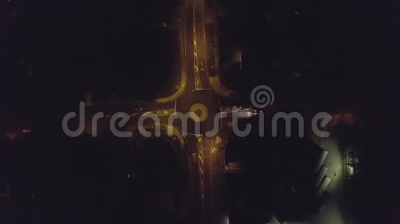 空中乡村绕城公路夜盘4k视频的预览图
