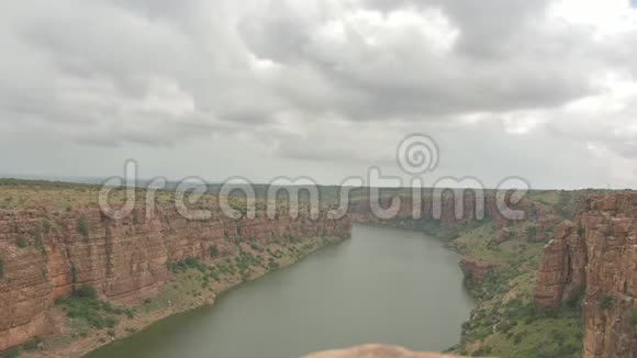 安得拉邦根迪科塔潘纳尔河景点视频的预览图