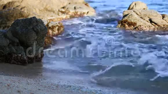 海洋岩石02视频的预览图