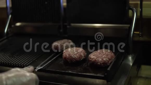 汉堡烤肉馅饼视频的预览图