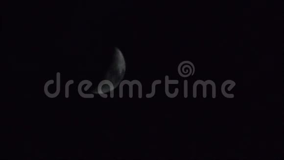 月亮被云层覆盖视频的预览图