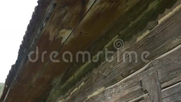 废弃的木船视频的预览图
