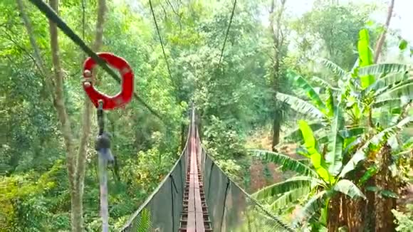 泰国清莱多东美法朗花园吊绳桥视频的预览图