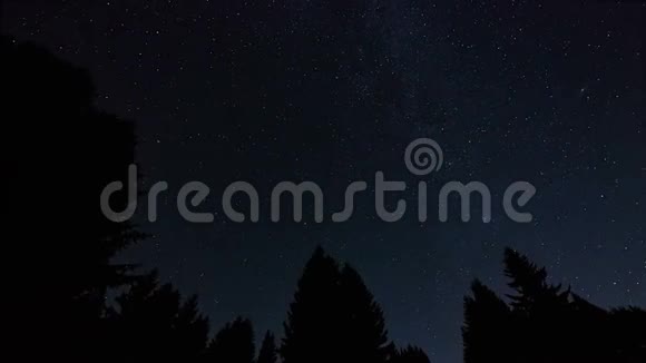 夜空与星星的时间流逝视频的预览图