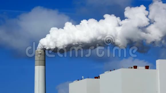 发电厂的烟雾污染视频的预览图